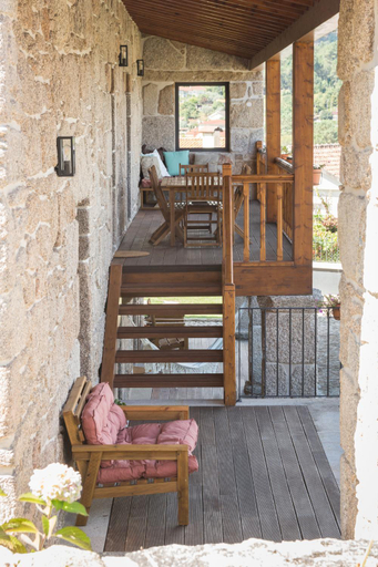 Others 5, Valados do Outeiro - Casas de Campo, Valença