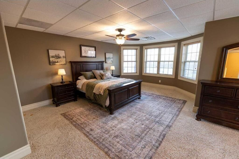 Room 2, Scottish Lodge, Saline