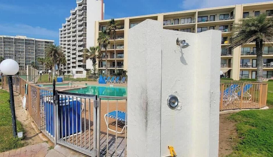 Exterior & Views 2, Resort-like Beachfront - Heated Pool, Cameron