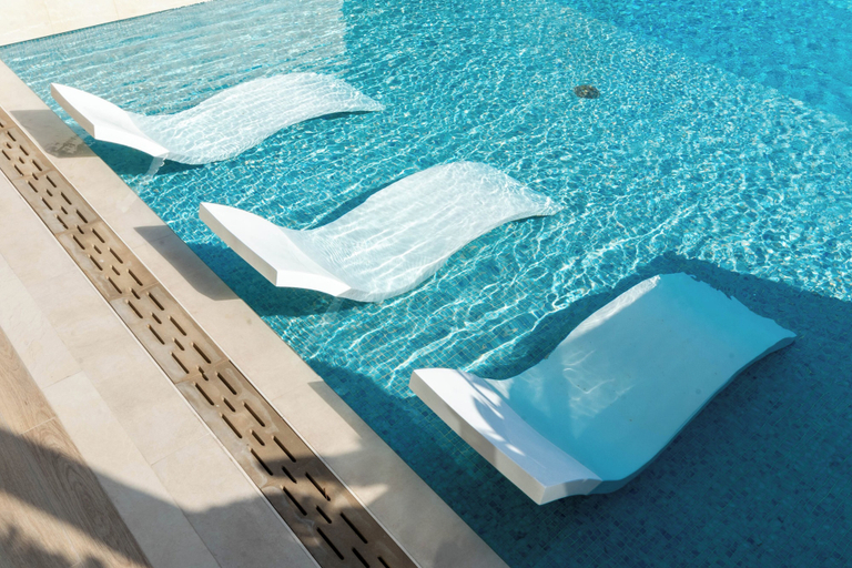 Pool 2, Colorful Designer Retreat - Luxury, Dubai