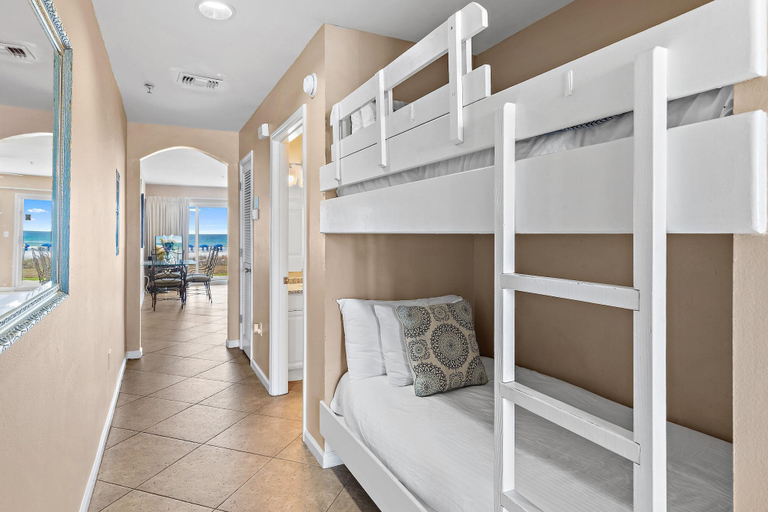 Bedroom 3, Windancer 110, Walton