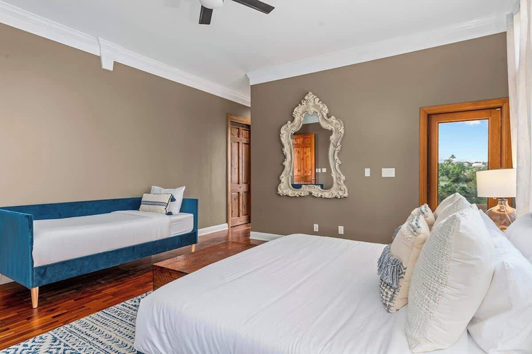 Room 3, Luxurious Lake Park House: Sleeps 25, Pool, Hot-tub, Firepit and Game Room!, Travis
