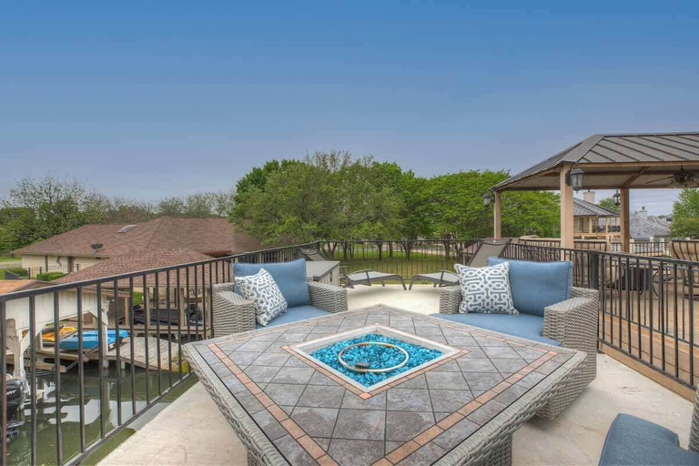 Outdoor dining 4, Stunning Luxury Home on Lake Lbj!, Llano