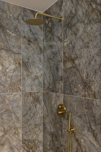 Bathroom 2, The Offset, Epirus