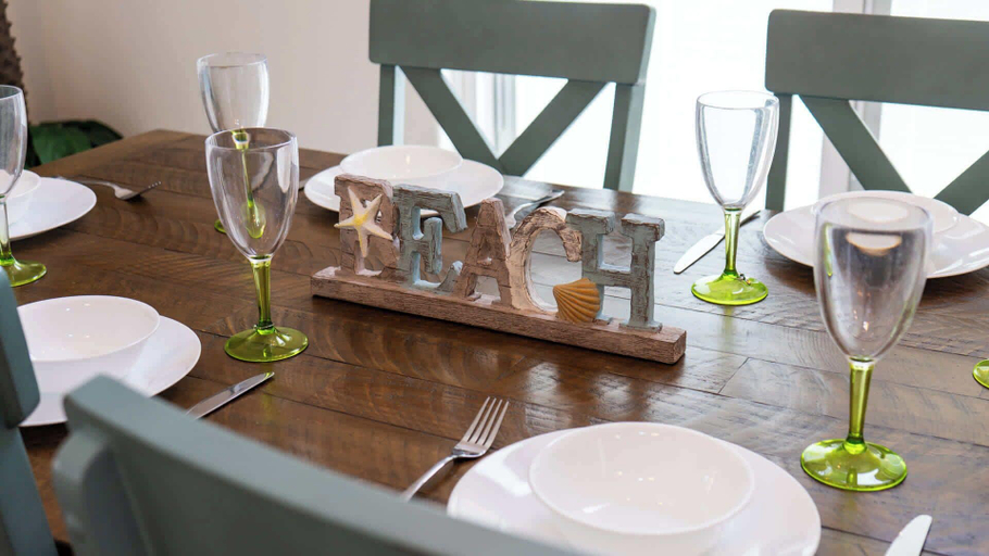 Food & Drinks 4, Upscale & Spacious Home - Renovated - Pool, Cameron