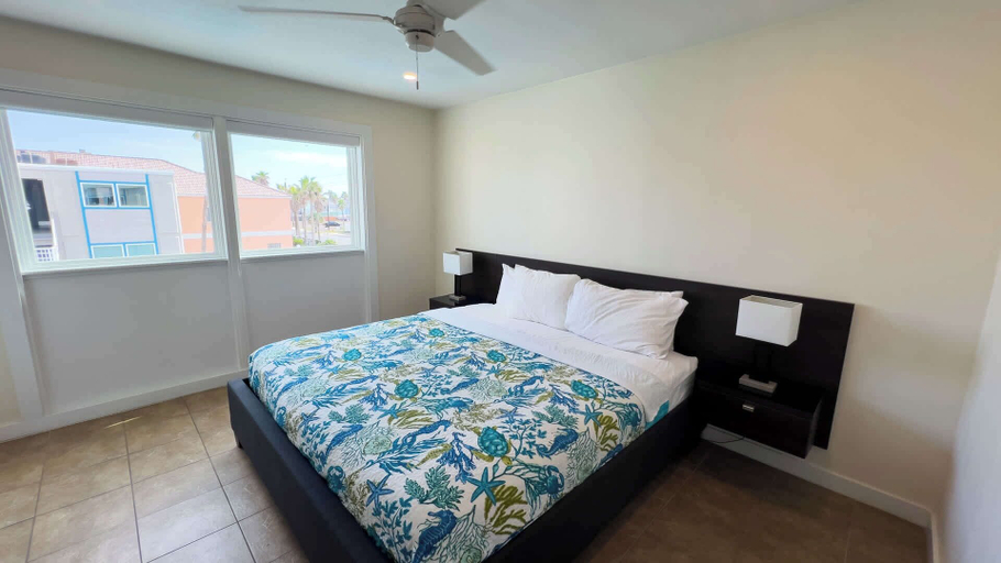 Bedroom 3, Direct Beach & Brand New Inside Pool Beachfront, Cameron