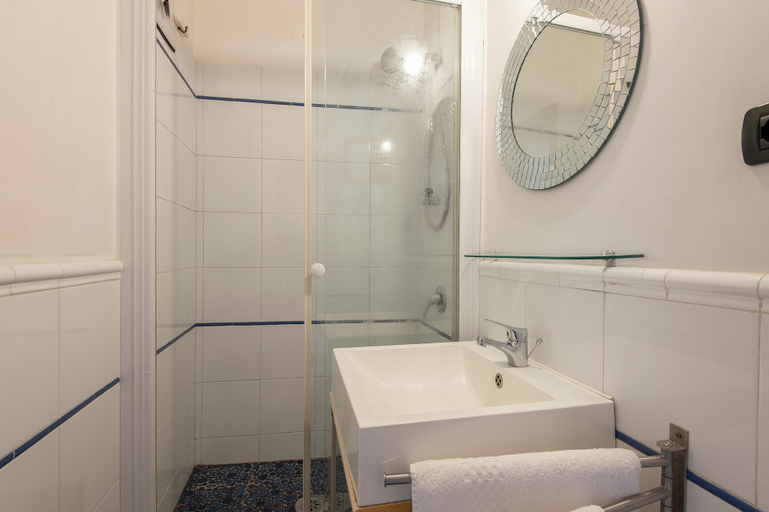 Bathroom 3, Panoramic Apartment Fori Imperiali, Roma