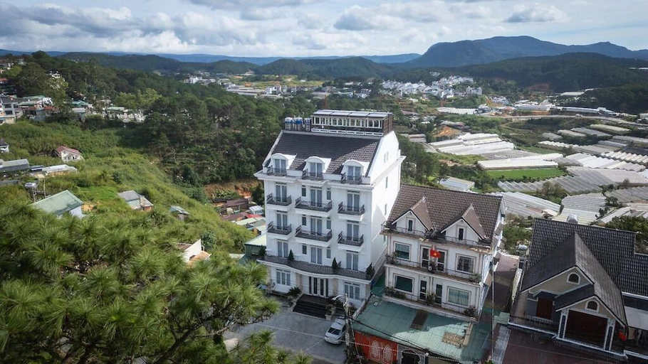 Primary image