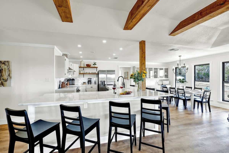 Dining 3, Hilltop Lux Haus With Infinitypool-hottub-pooltable, Gillespie