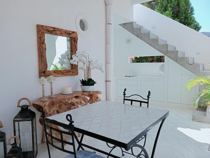 Others 4, Sikelia elegant suite, Messina