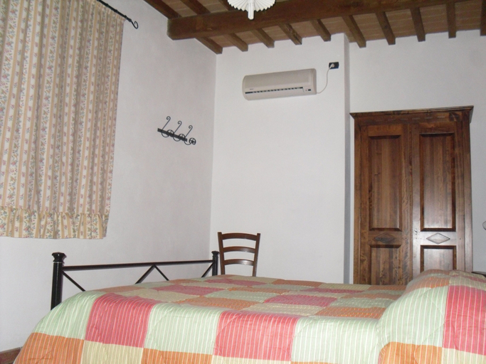 Bedroom 3, AGRITURISMO ISOLOTTO, Livorno