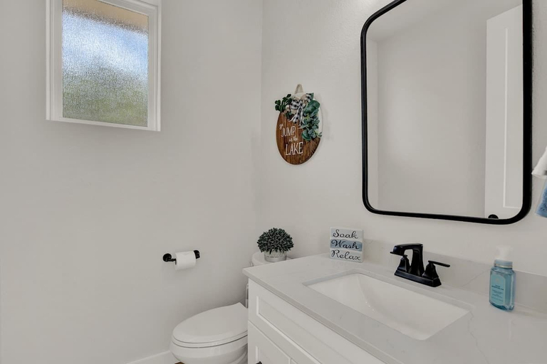 Bathroom 2, Stunning Lake Home With Pool-beach-gym-boat Access, Travis