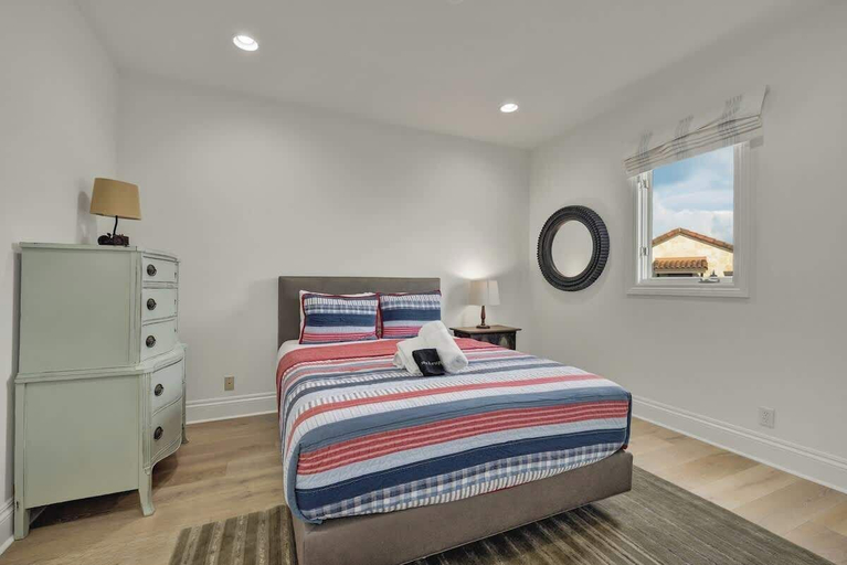 Bedroom 2, Luxurious Watershaus Ranch - Pool and Hot Tub, Fireplaces, Stunning Views!, Gillespie