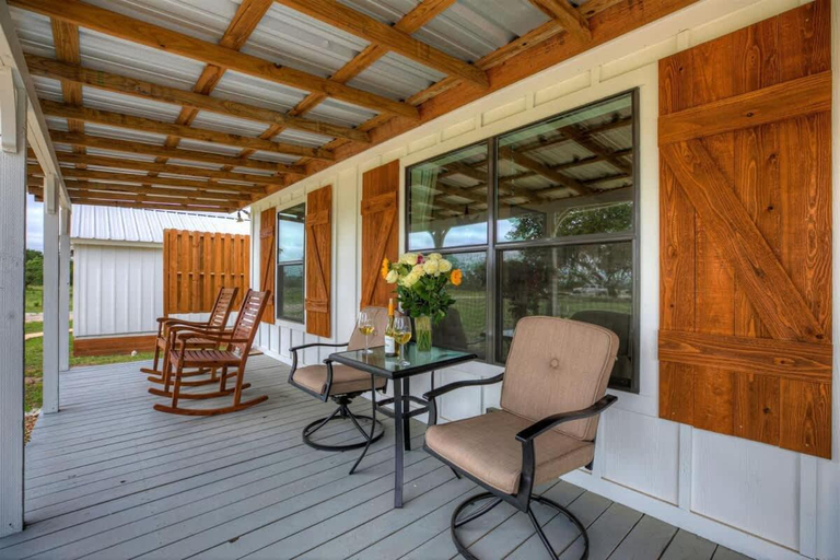 Facilities 3, Luxurious Cottage on 3-Acre's in Fred Wine Country, Gillespie