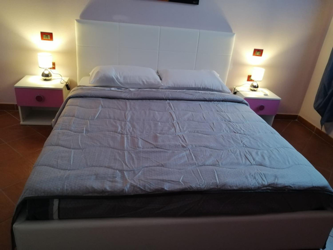 Bedroom 2, LA Tavola Ristorante Pizzeria Da Rino & Figli, Cagliari