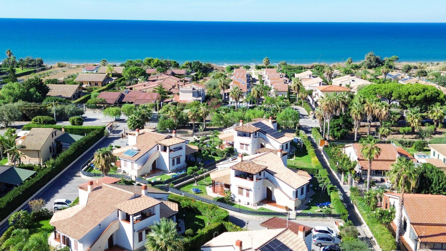 Others 2, Villa Arvilla with Private POOL, Palermo
