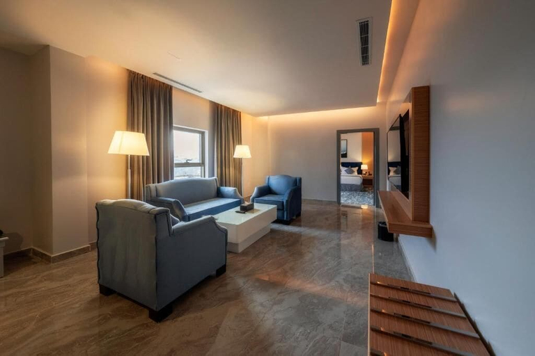 Bedroom 4, Pearly Hotel