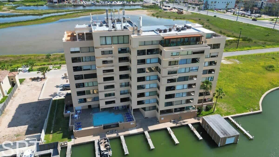Exterior & Views 2, Landfall 22, Cameron