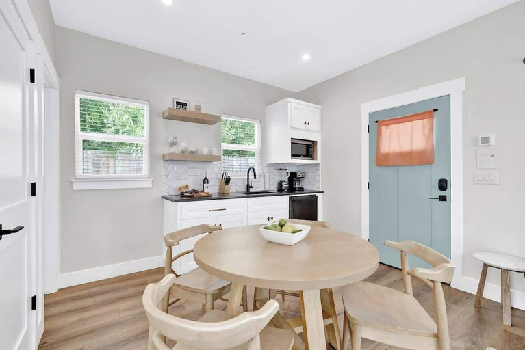Private kitchen 3, The Grove-c With Hot Tub - Walk to Main Street, Gillespie