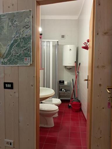 Bathroom 2, House Cervinia Apartments, Aosta