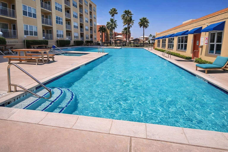 Sport & Beauty 4, Great Pool - Beach Access - Small Family Perfect, Cameron
