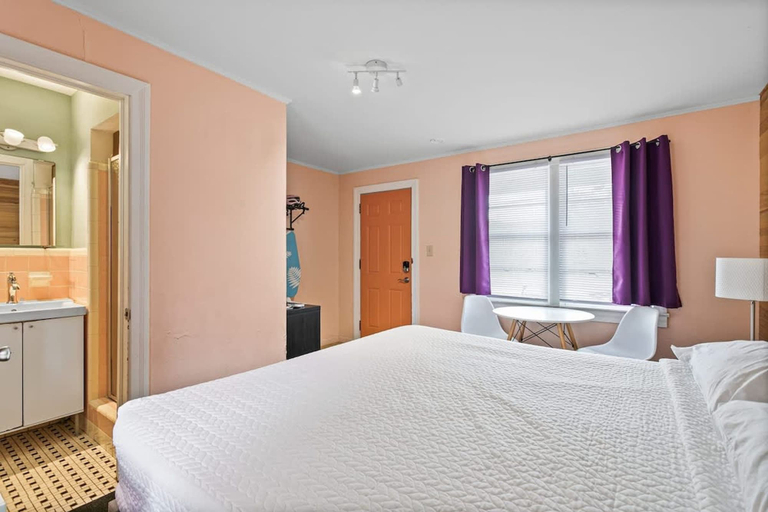 Room 4, Retro Retreat- Updated 1950s Motel in St Augustine, Saint Johns