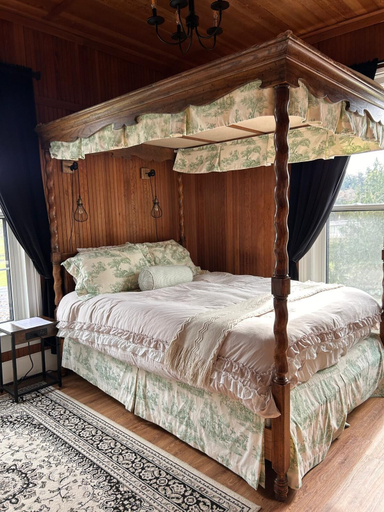 Bedroom 3, Woodside Farm Country Inn, Capital