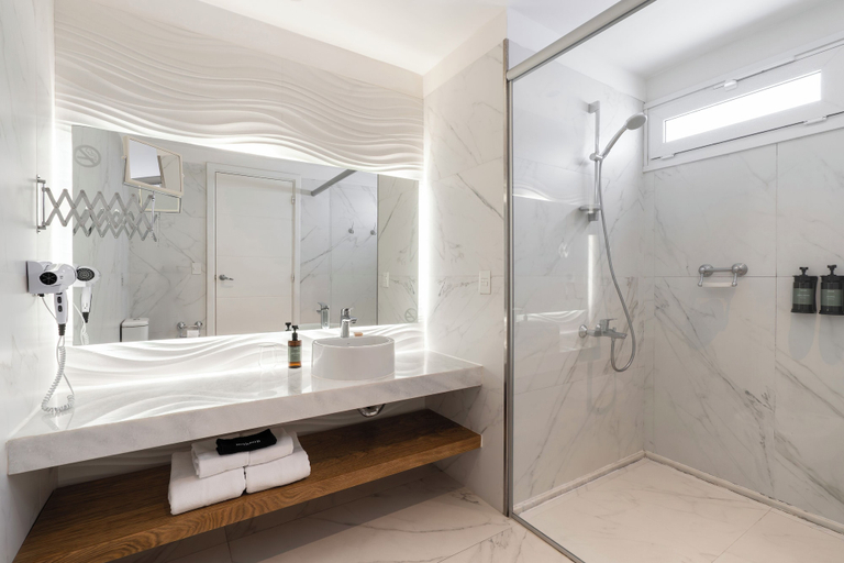 Bathroom 4, The Hub Urban Hotel, Asunción