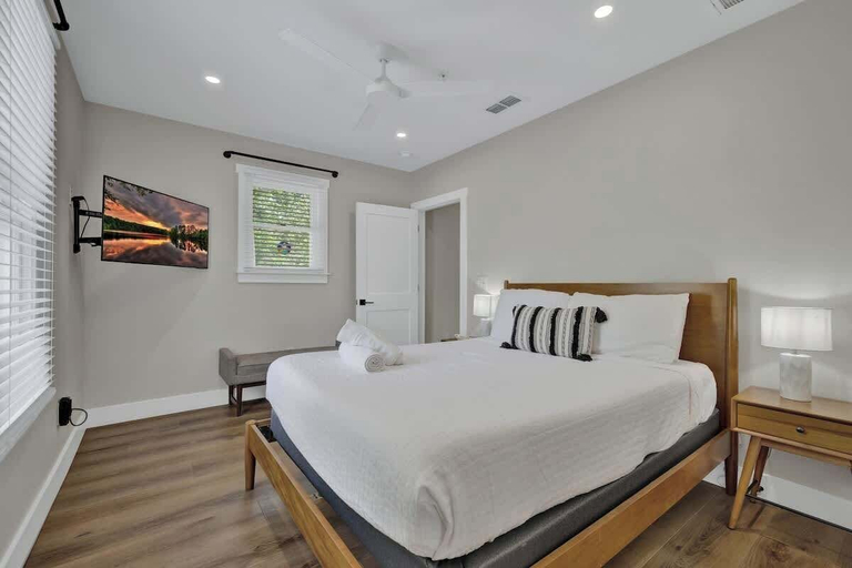 Bedroom 3, The Grove Combo, Gillespie