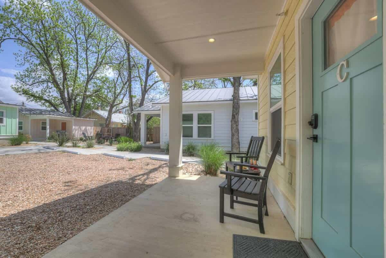 Terrace/patio 2, The Grove-c With Hot Tub - Walk to Main Street, Gillespie