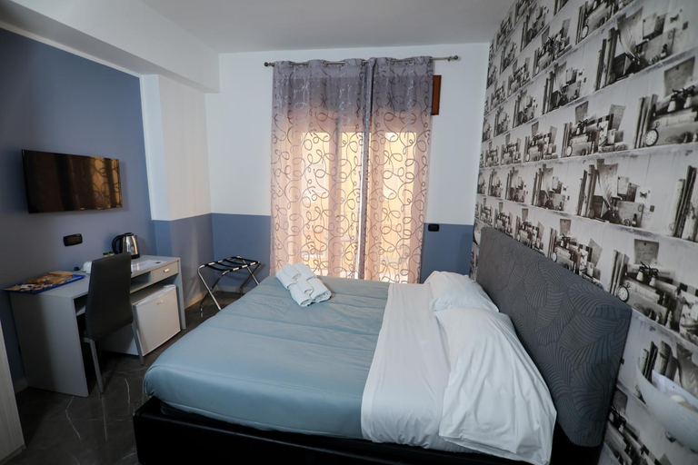 Bedroom 4, B&B Napoli La Perla, Napoli
