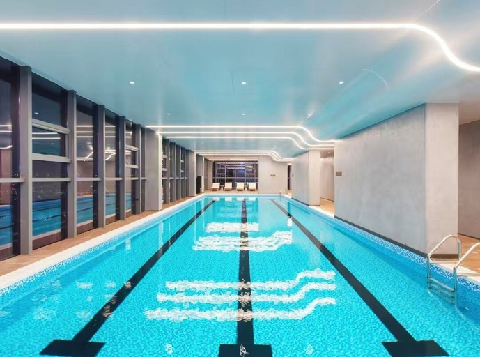 Pool, Novotel Living Yunnan Dianchi Times, Kunming