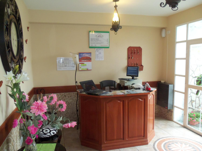 Public Area 4, La Casa de Mia Mama Hostal, Capital