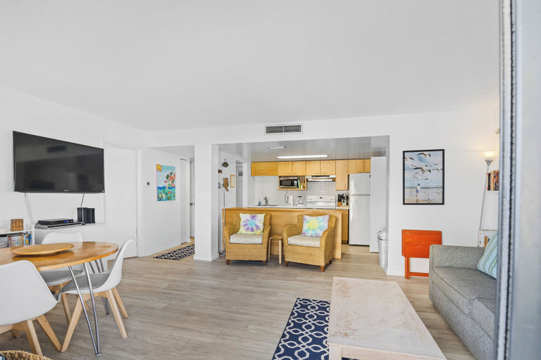Living area 4, Seaward D-102, Volusia