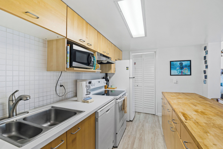 Private kitchen 5, Seaward D-102, Volusia