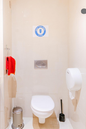 Bathroom 3, Quartos da Expo, Lisbon