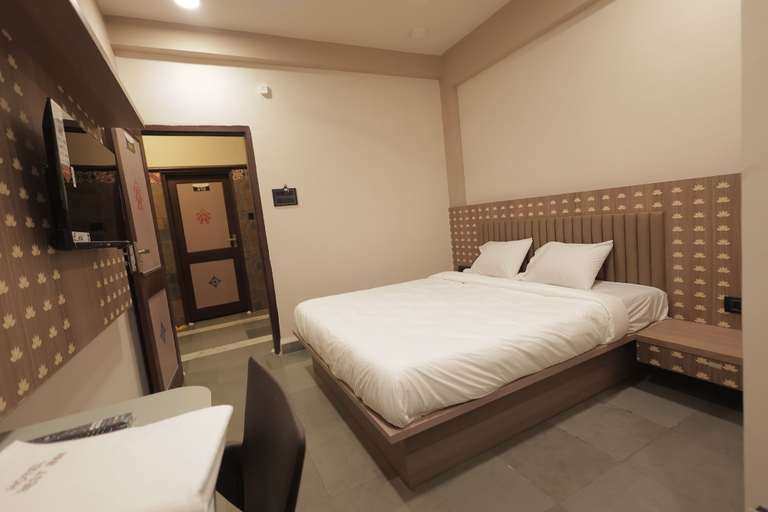 Room 4, Hotel Best Inn, Valsad