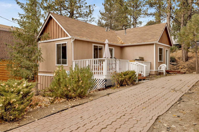 Exterior & Views, Little Bear #1079, San Bernardino