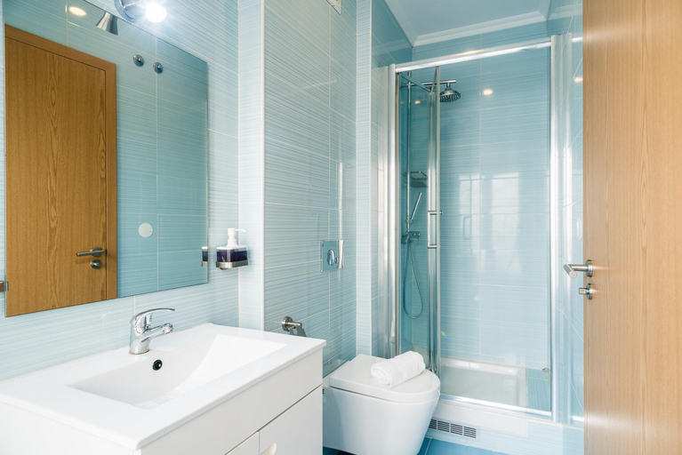 Bathroom 3, City Inn, Lisbon