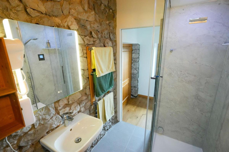 Bathroom 2, Villa Borgo Murs, Pordenone