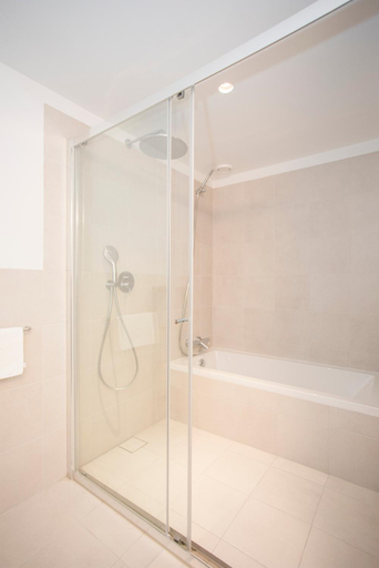 Bathroom 2, Liiiving in Porto - Modern & Glam Apartment J, Porto