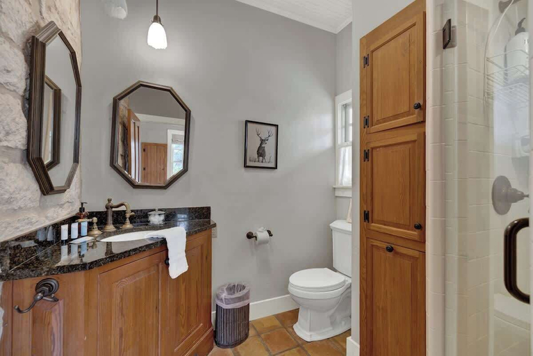 Bathroom 3, 7Cs Sunset Valley Ranch, Gillespie