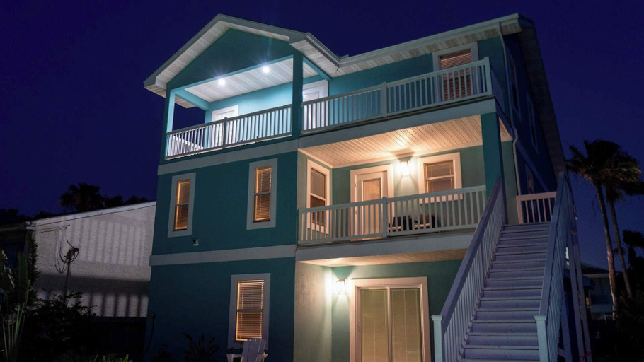 Exterior & Views 2, Upscale & Spacious Home - Renovated - Pool, Cameron