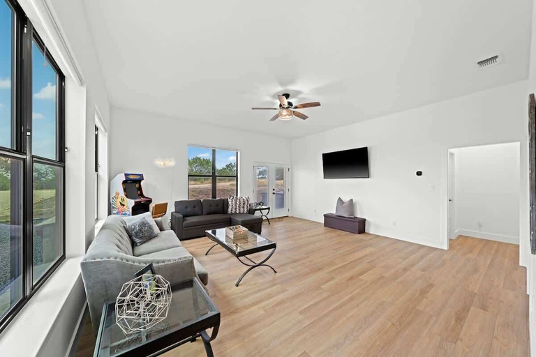 Others 4, Hill Country Escape W/views Plus, Hot-tub and Pet Friendly!, Gillespie