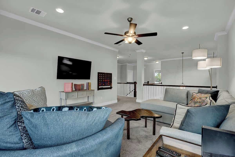 Living area 2, Stunning Luxury Home on Lake Lbj!, Llano