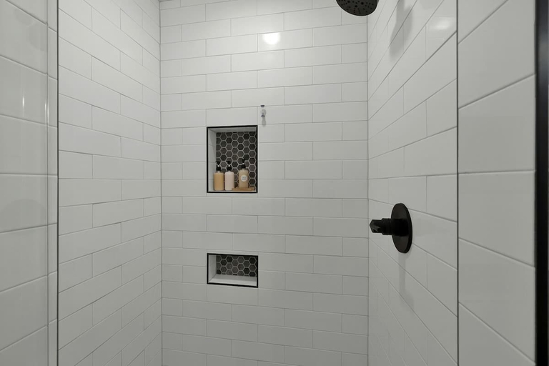 Bathroom 4, Rojo-charming Unit Walking Distance to Main St!, Gillespie