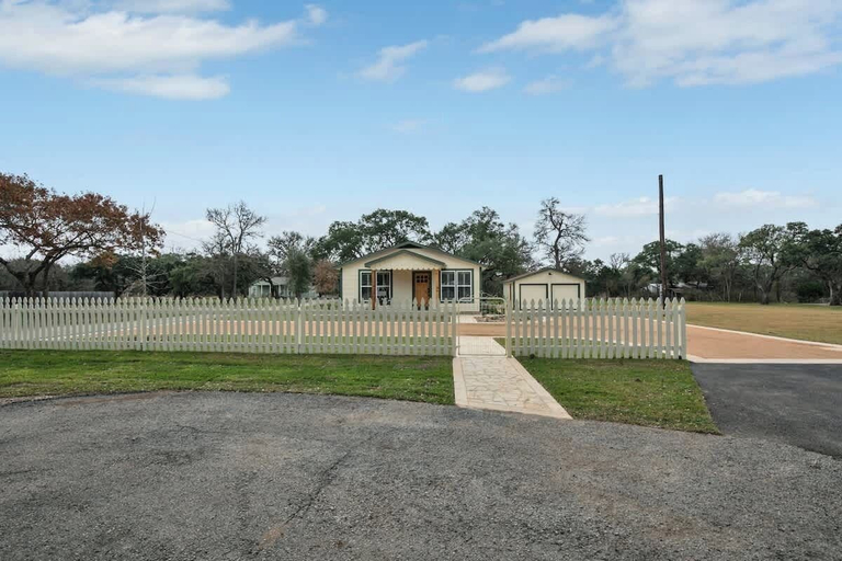 Exterior 5, Upscale Home With Pool and Firepit - Close to Mercer St!, Hays