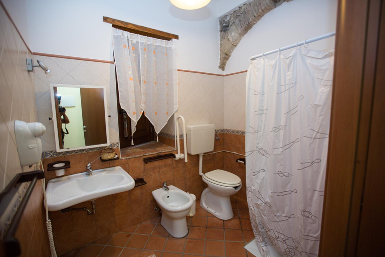 Bathroom, La Casa Del Priore, Messina