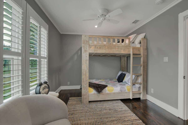 Room 3, Upscale Home With Pool and Firepit - Close to Mercer St!, Hays