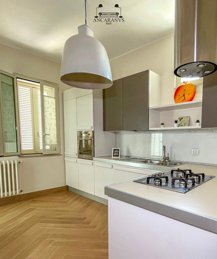 Others 5, Ancaranvs B&B, Bari